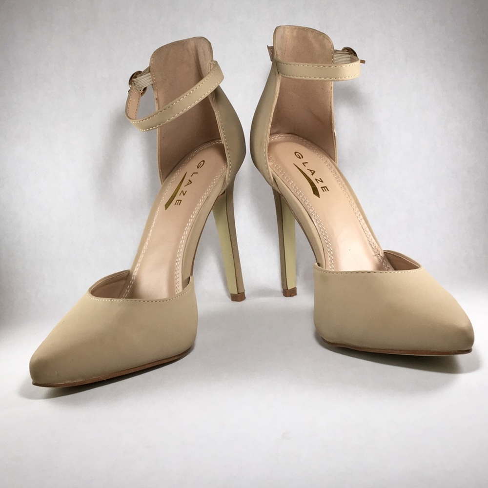 Pre-owned, beige suede, women’s high heel. Size 7